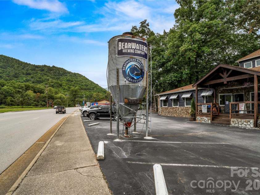 30 Sleeping Bear Ridge, Maggie Valley, NC 28751.  MLS# CAR4393573, YatesRealty ID 31290. Maggie Valley 