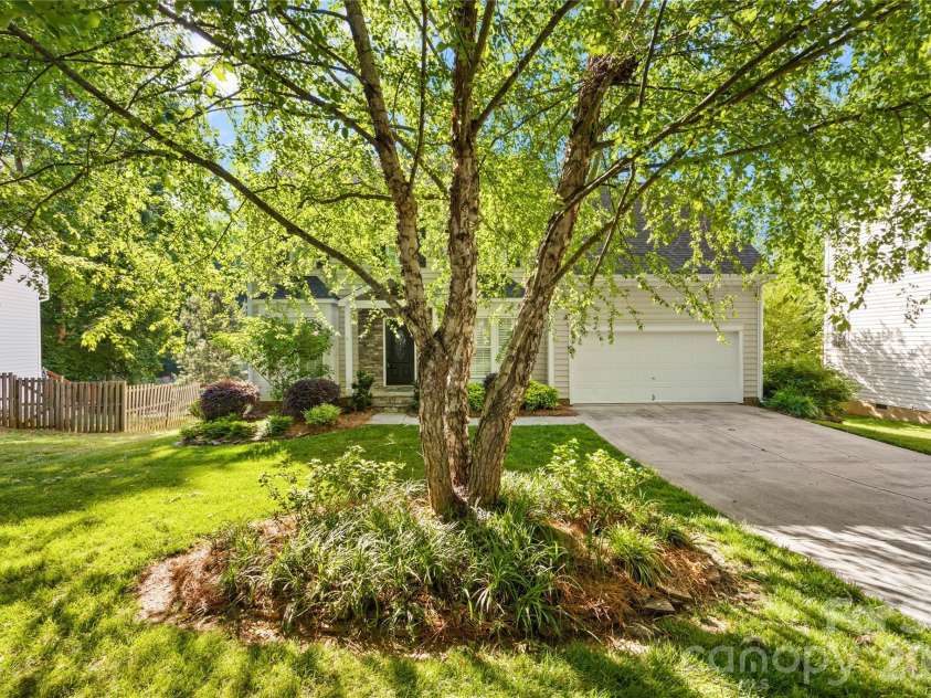 110 Easy Street, Mooresville, NC 28117.  MLS# CAR4332521, YatesRealty ID 31291. 