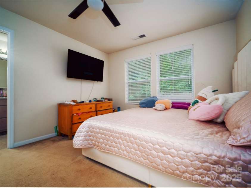 6331 Ganso Lane, Charlotte, NC 28214.  MLS# CAR4286111, YatesRealty ID 31291. Bedroom