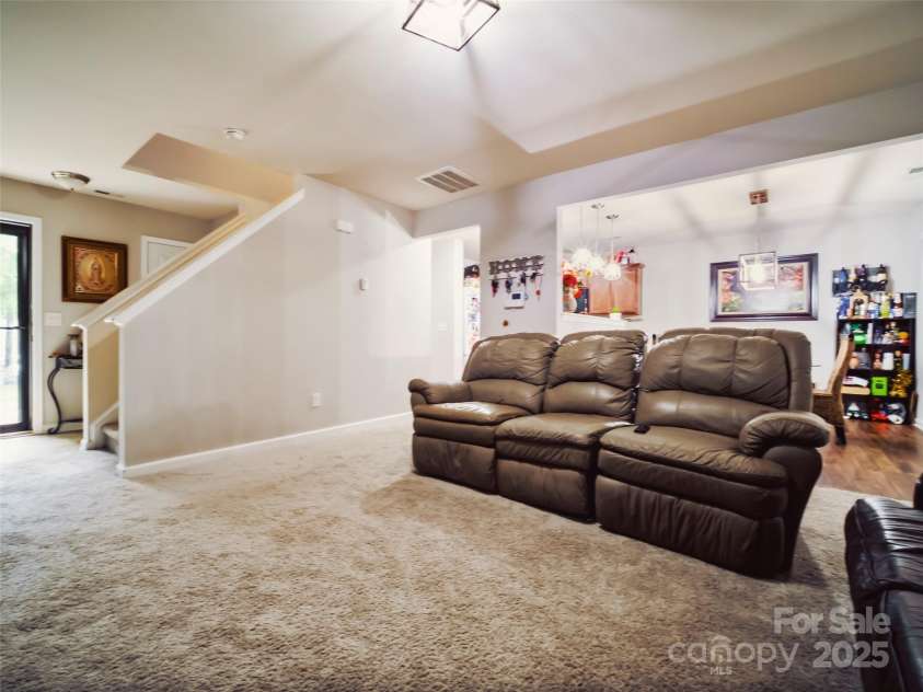 6331 Ganso Lane, Charlotte, NC 28214.  MLS# CAR4286111, YatesRealty ID 31291. Living Room