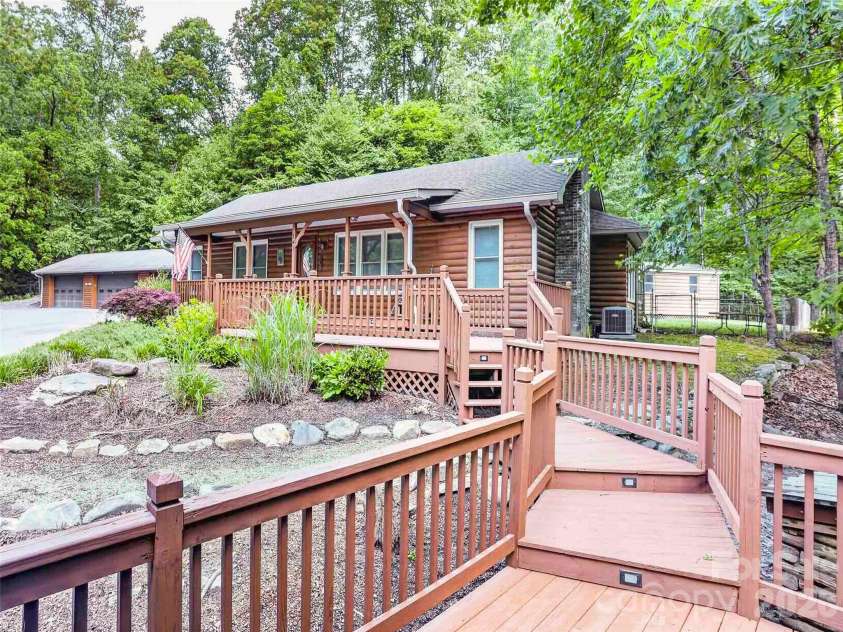743 Kyles Creek Road, Hendersonville, NC 28792.  MLS# CAR4393133, YatesRealty ID 31292. 