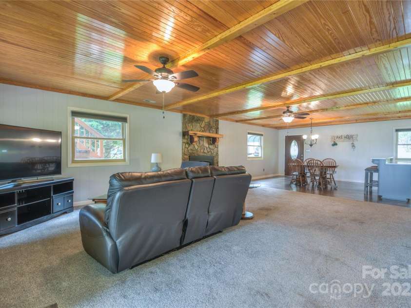 7942 Vista View Drive, Sherrills Ford, NC 28673.  MLS# CAR4251660, YatesRealty ID 31292. 