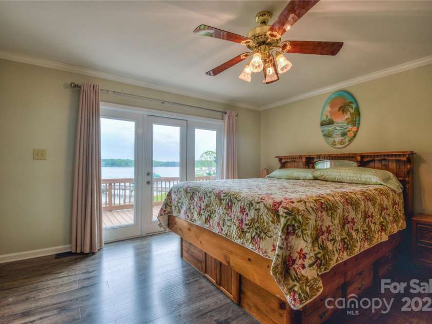 7942 Vista View Drive, Sherrills Ford, NC 28673.  MLS# CAR4251660, YatesRealty ID 31292. 