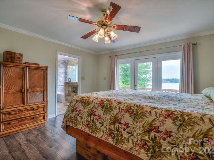 7942 Vista View Drive, Sherrills Ford, NC 28673.  MLS# CAR4251660, YatesRealty ID 31292. 