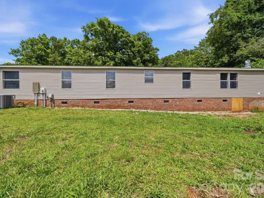 5177 Valleymere Road, Rock Hill, SC 29732.  MLS# CAR4386686, YatesRealty ID 31293. 