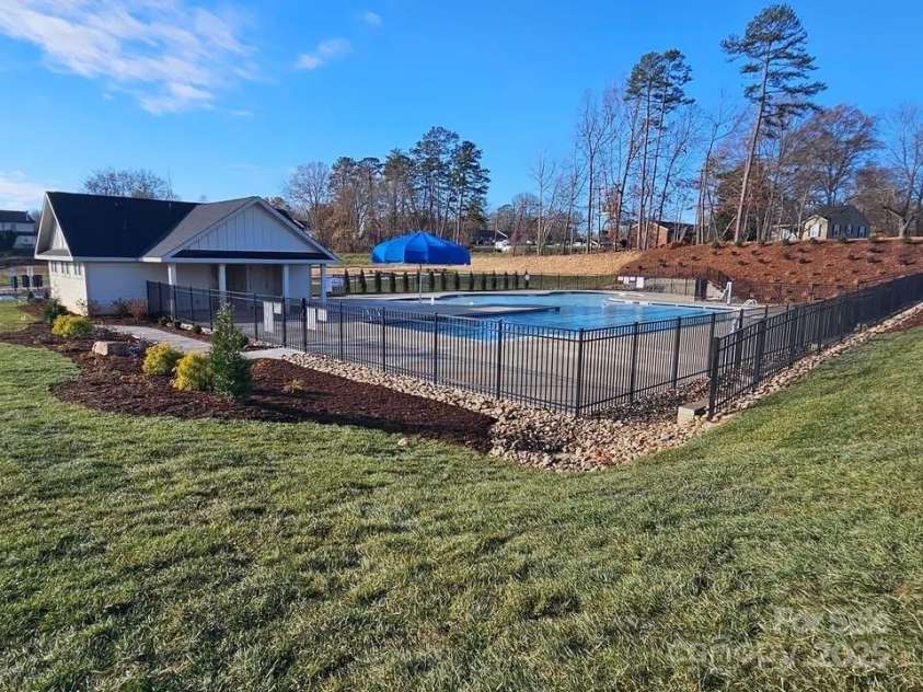 664 14th Avenue Court, Hickory, NC 28601.  MLS# CAR4285023, YatesRealty ID 31293. Community Pool