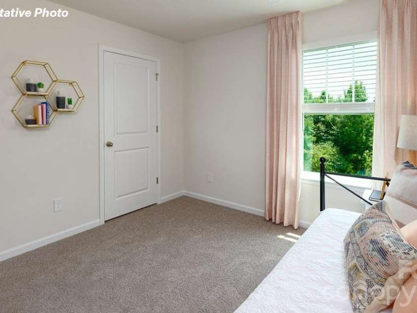 664 14th Avenue Court, Hickory, NC 28601.  MLS# CAR4339797, YatesRealty ID 31293. 