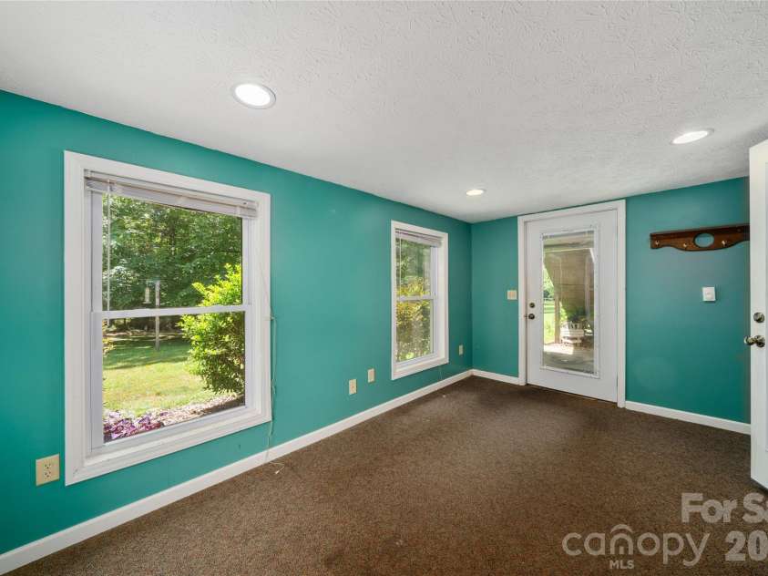 1541 Glenheath Drive, Hendersonville, NC 28791.  MLS# CAR4391545, YatesRealty ID 31294. 