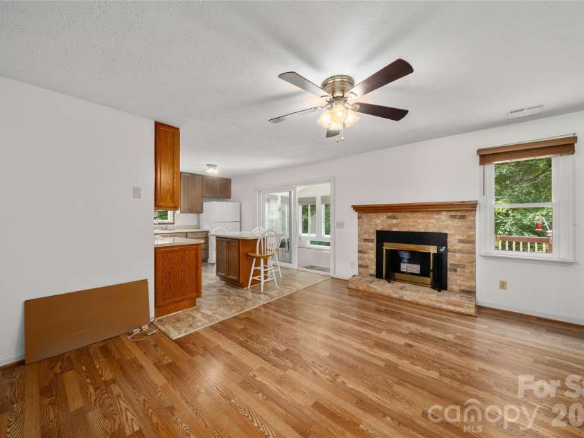 1541 Glenheath Drive, Hendersonville, NC 28791.  MLS# CAR4391545, YatesRealty ID 31294. 