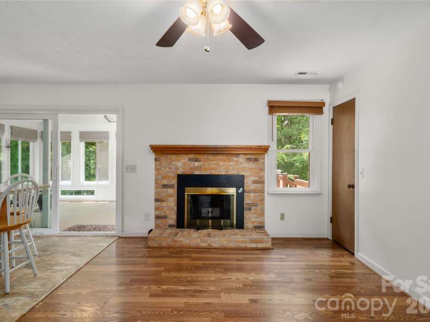1541 Glenheath Drive, Hendersonville, NC 28791.  MLS# CAR4391545, YatesRealty ID 31294. 