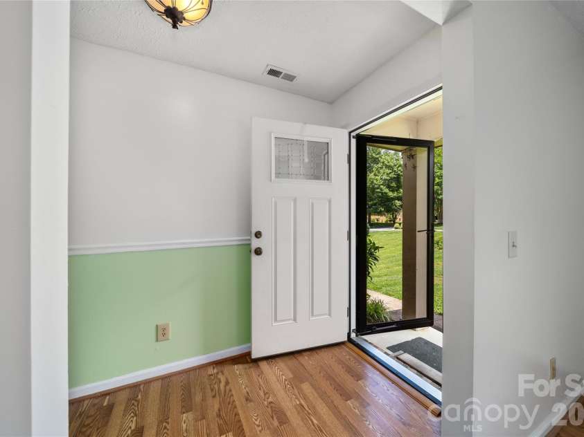 1541 Glenheath Drive, Hendersonville, NC 28791.  MLS# CAR4391545, YatesRealty ID 31294. 