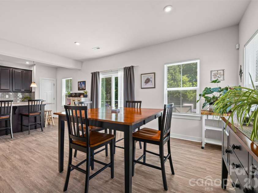 10295 October Glory Way, Charlotte, NC 28215.  MLS# CAR4389910, YatesRealty ID 31295. 