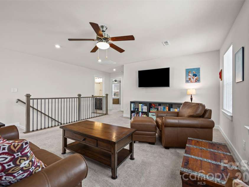 10295 October Glory Way, Charlotte, NC 28215.  MLS# CAR4389910, YatesRealty ID 31295. 