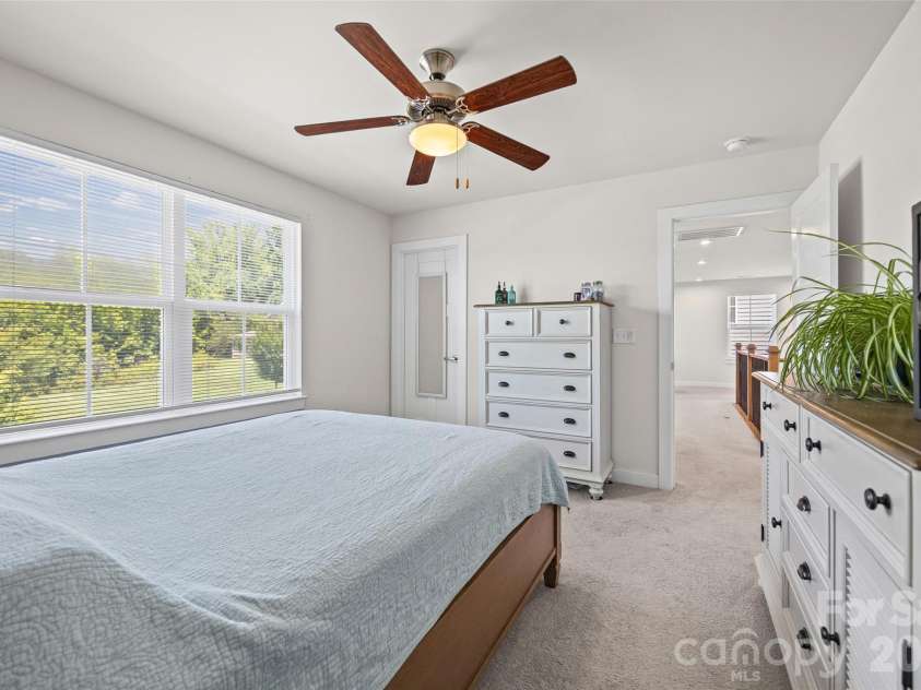 10295 October Glory Way, Charlotte, NC 28215.  MLS# CAR4389910, YatesRealty ID 31295. 