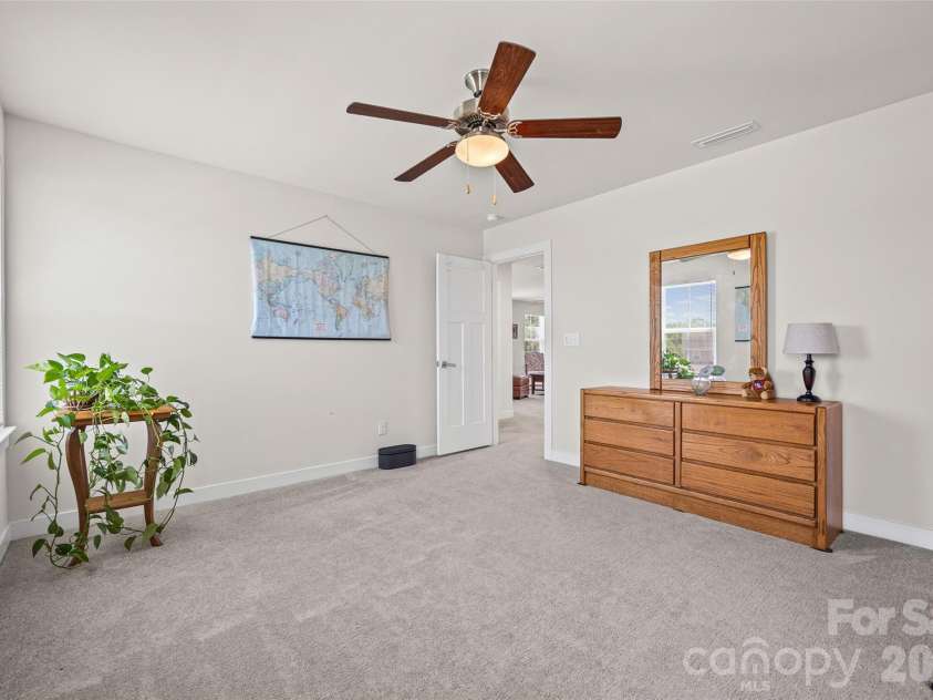 10295 October Glory Way, Charlotte, NC 28215.  MLS# CAR4389910, YatesRealty ID 31295. 