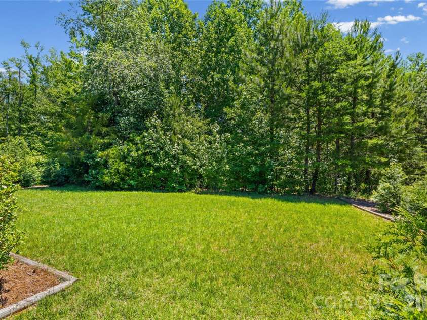 10295 October Glory Way, Charlotte, NC 28215.  MLS# CAR4389910, YatesRealty ID 31295. NATURE AND PRIVACY!