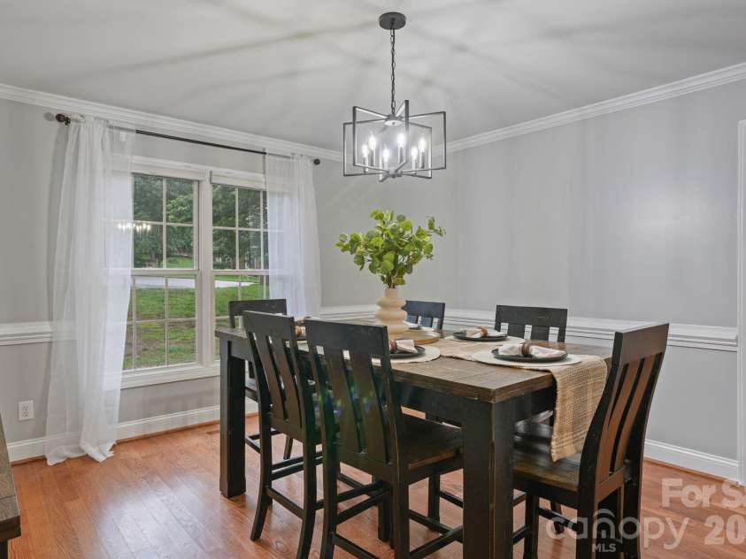 4616 20th Street Place, Hickory, NC 28601.  MLS# CAR4385473, YatesRealty ID 31296. 