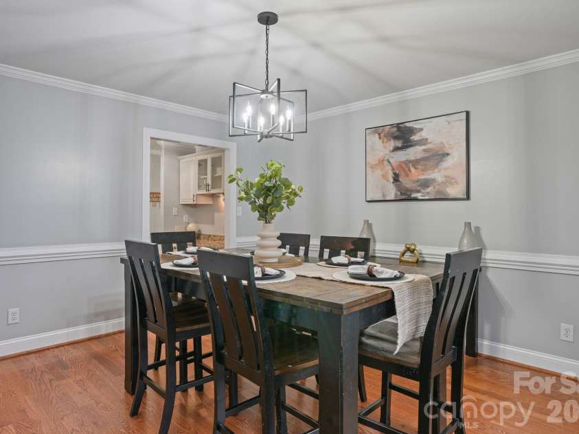 4616 20th Street Place, Hickory, NC 28601.  MLS# CAR4385473, YatesRealty ID 31296. 