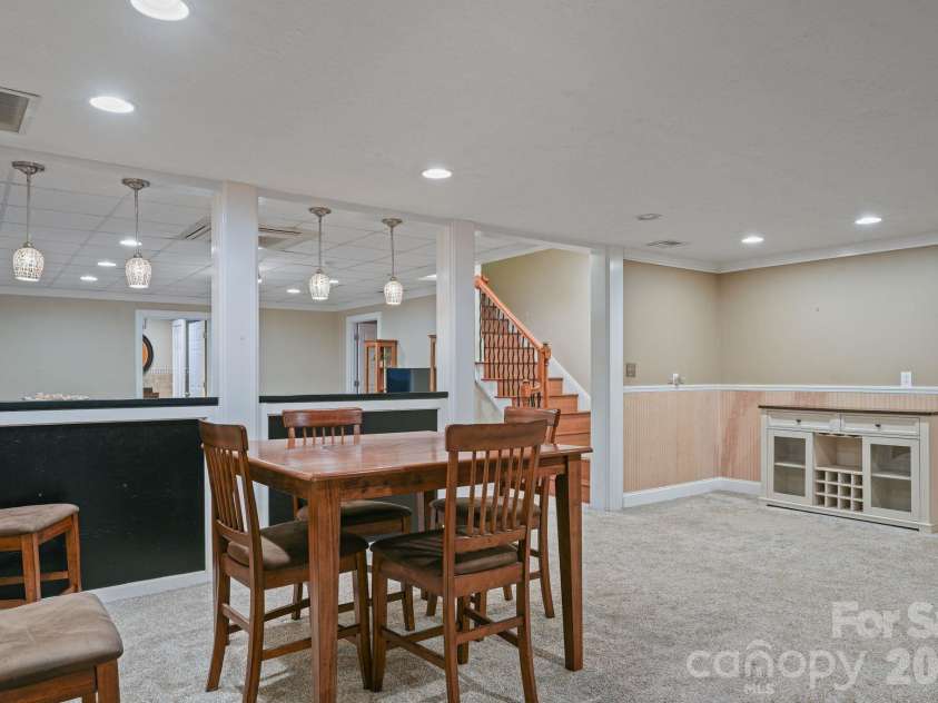 4616 20th Street Place, Hickory, NC 28601.  MLS# CAR4385473, YatesRealty ID 31296. 