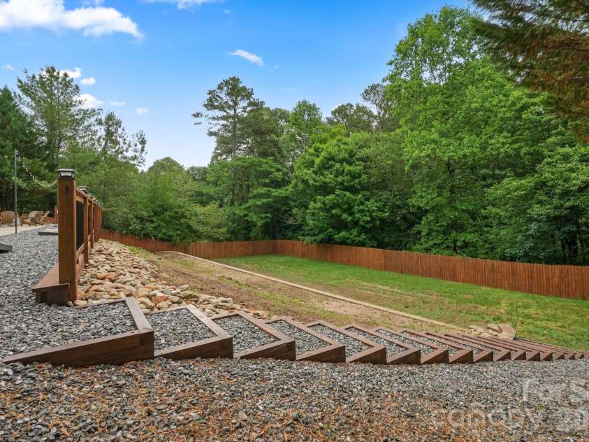 4616 20th Street Place, Hickory, NC 28601.  MLS# CAR4385473, YatesRealty ID 31296. 