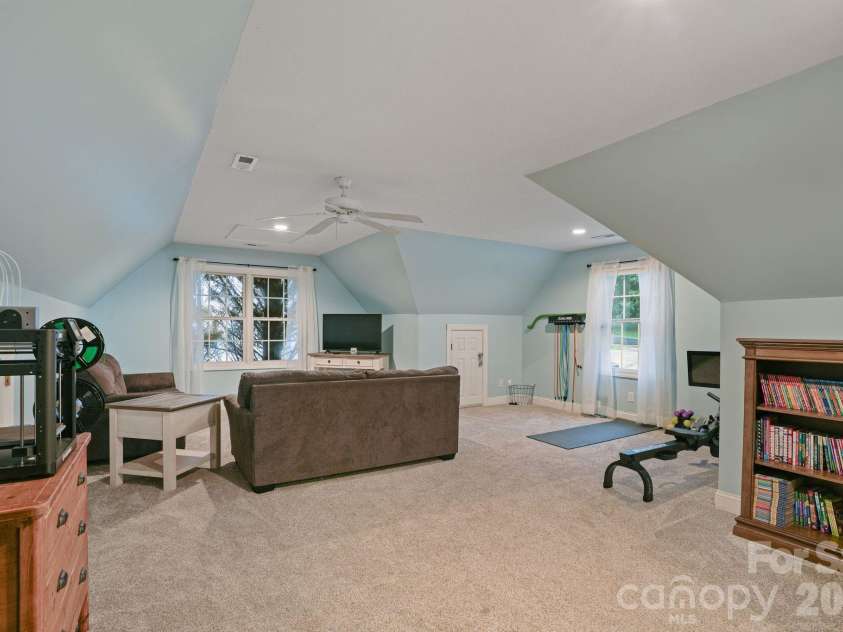 4616 20th Street Place, Hickory, NC 28601.  MLS# CAR4385473, YatesRealty ID 31296. 