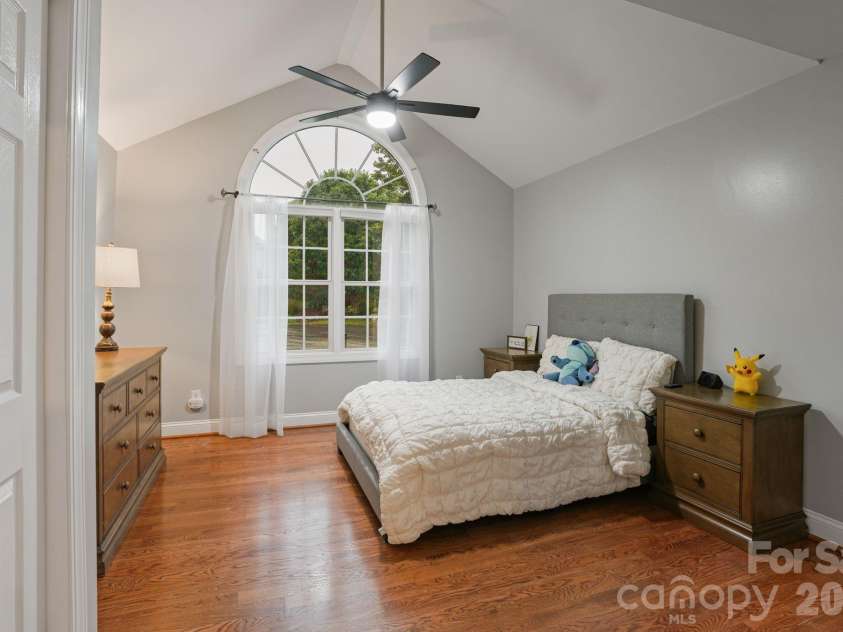 4616 20th Street Place, Hickory, NC 28601.  MLS# CAR4423392, YatesRealty ID 31296. 
