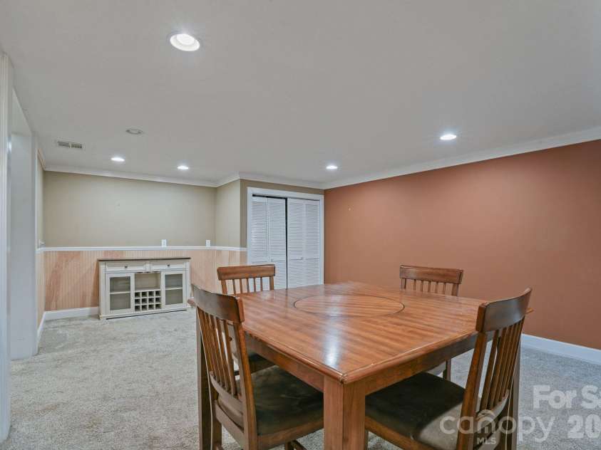 4616 20th Street Place, Hickory, NC 28601.  MLS# CAR4423392, YatesRealty ID 31296. 