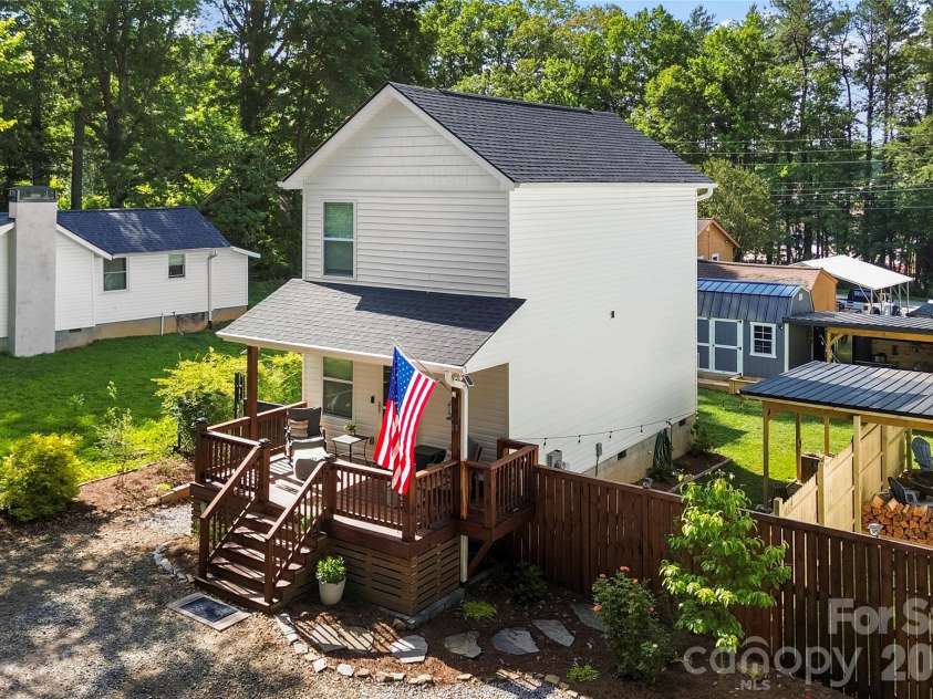 13 Trade Street, Arden, NC 28704.  MLS# CAR4388890, YatesRealty ID 31297. 