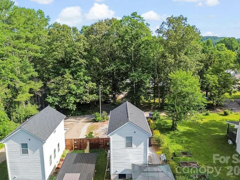 13 Trade Street, Arden, NC 28704.  MLS# CAR4388890, YatesRealty ID 31297. 