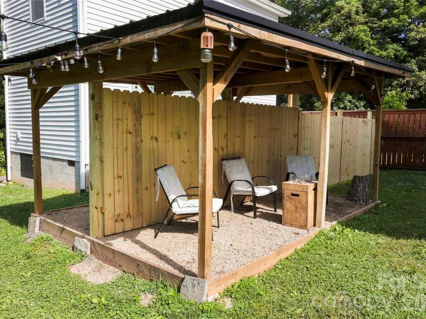 13 Trade Street, Arden, NC 28704.  MLS# CAR4388890, YatesRealty ID 31297. 