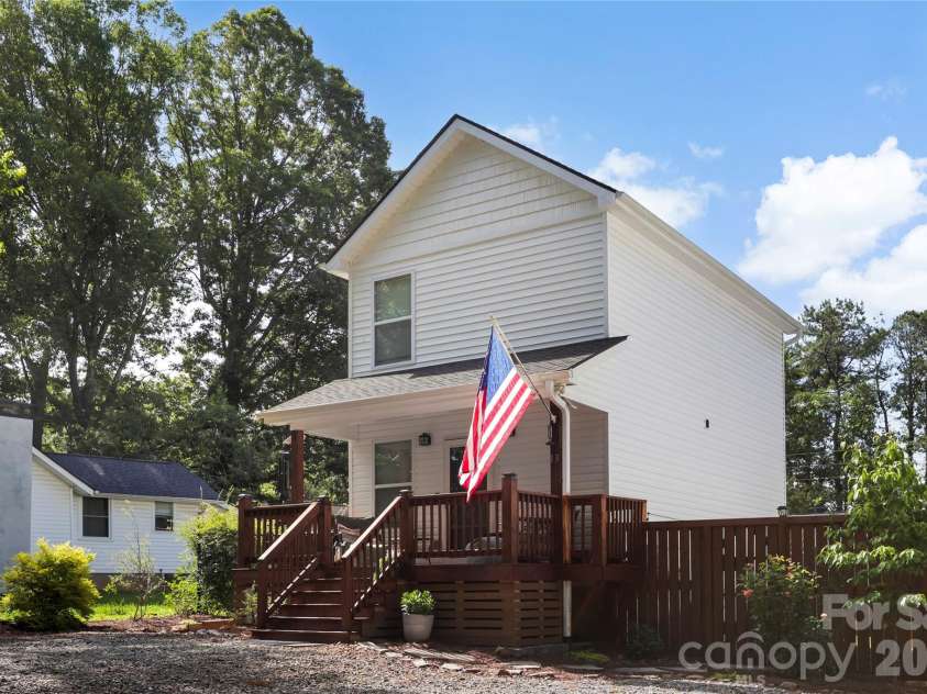 13 Trade Street, Arden, NC 28704.  MLS# CAR4388890, YatesRealty ID 31297. 