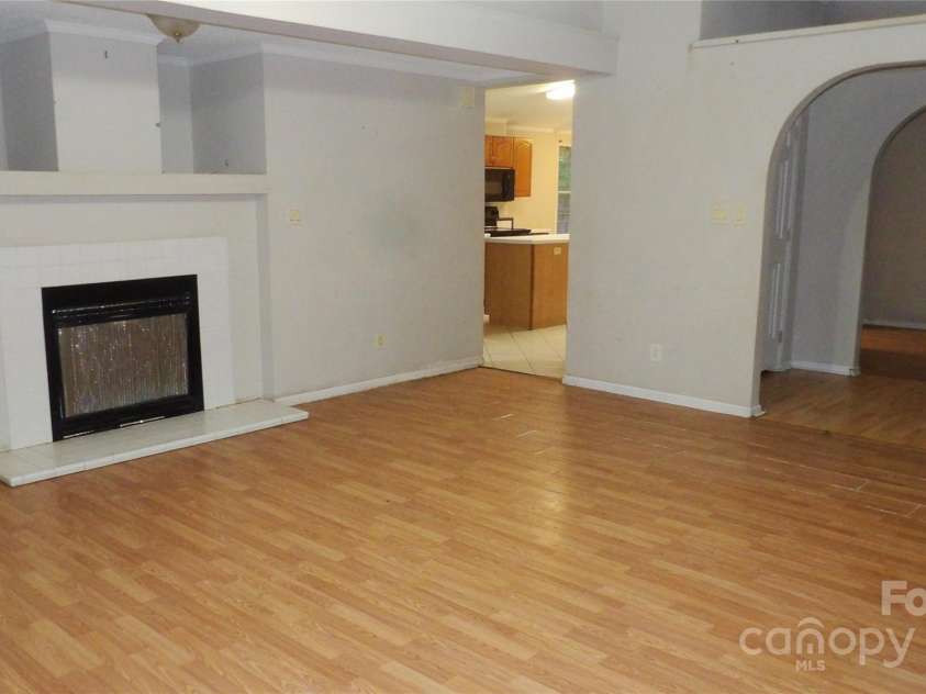 2705 Mountainview Road, Clover, SC 29710.  MLS# CAR4285670, YatesRealty ID 31297. Living Room