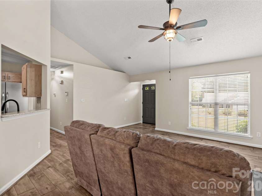 4425 Derbyshire Lane, Matthews, NC 28104.  MLS# CAR4393404, YatesRealty ID 31298. 