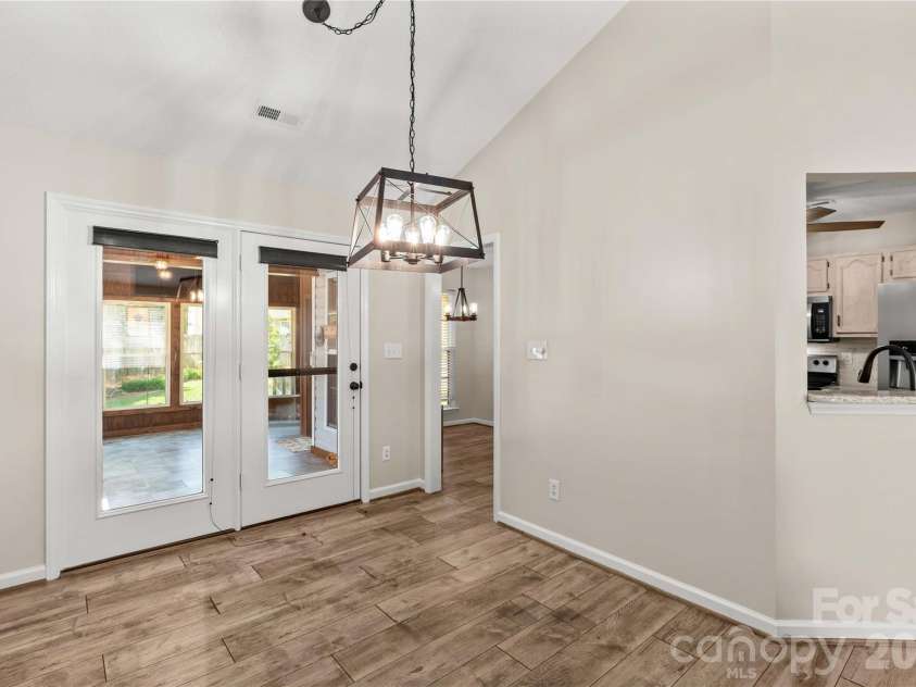 4425 Derbyshire Lane, Matthews, NC 28104.  MLS# CAR4393404, YatesRealty ID 31298. 