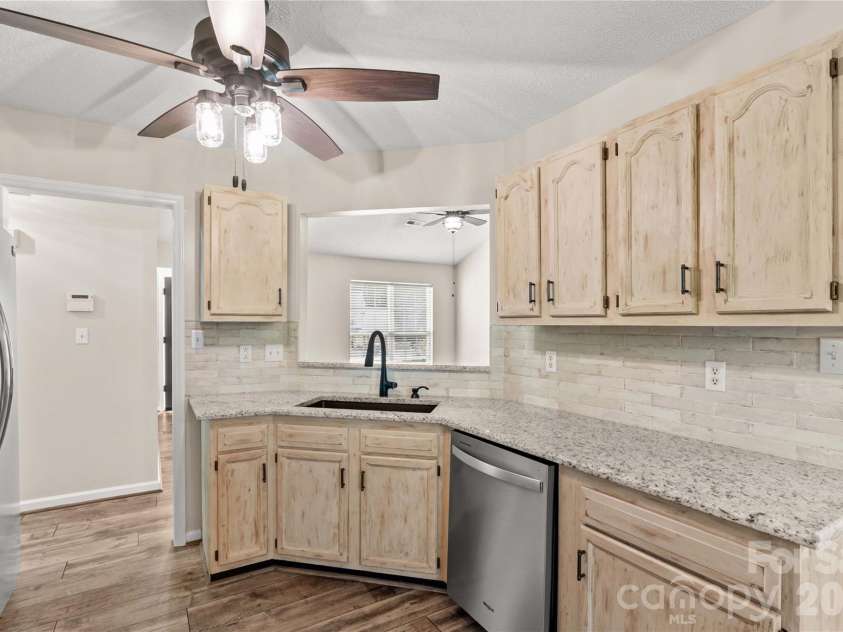 4425 Derbyshire Lane, Matthews, NC 28104.  MLS# CAR4393404, YatesRealty ID 31298. 