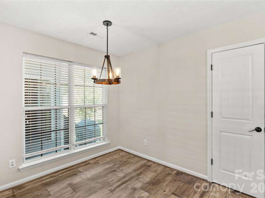 4425 Derbyshire Lane, Matthews, NC 28104.  MLS# CAR4393404, YatesRealty ID 31298. Breakfast Area