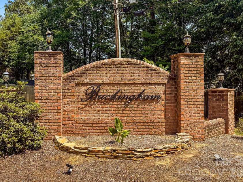 4425 Derbyshire Lane, Matthews, NC 28104.  MLS# CAR4393404, YatesRealty ID 31298. Buckingham Subdivision