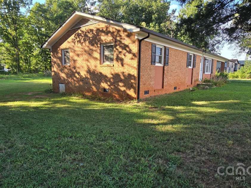 206 ROWAL Street, Conover, NC 28613.  MLS# CAR4288804, YatesRealty ID 31299. 