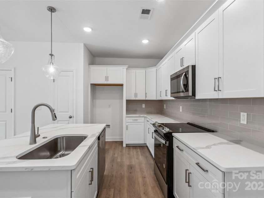 131 Cherry Springs Lane, Asheville, NC 28804.  MLS# CAR4315060, YatesRealty ID 313. 