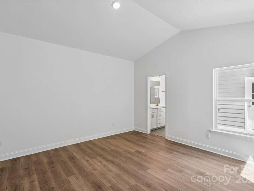 131 Cherry Springs Lane, Asheville, NC 28804.  MLS# CAR4315060, YatesRealty ID 313. 