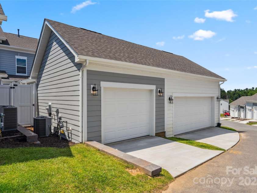 131 Cherry Springs Lane, Asheville, NC 28804.  MLS# CAR4315060, YatesRealty ID 313. 