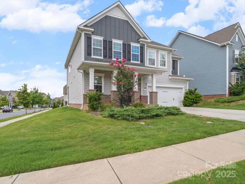 1067 Winnett Drive, Waxhaw, NC 28173.  MLS# CAR4282163, YatesRealty ID 31300. 