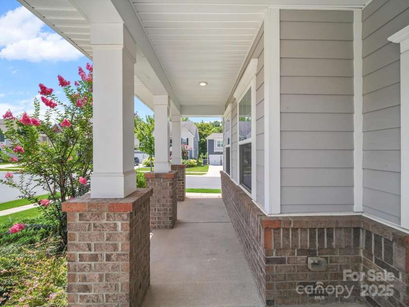 1067 Winnett Drive, Waxhaw, NC 28173.  MLS# CAR4282163, YatesRealty ID 31300. 