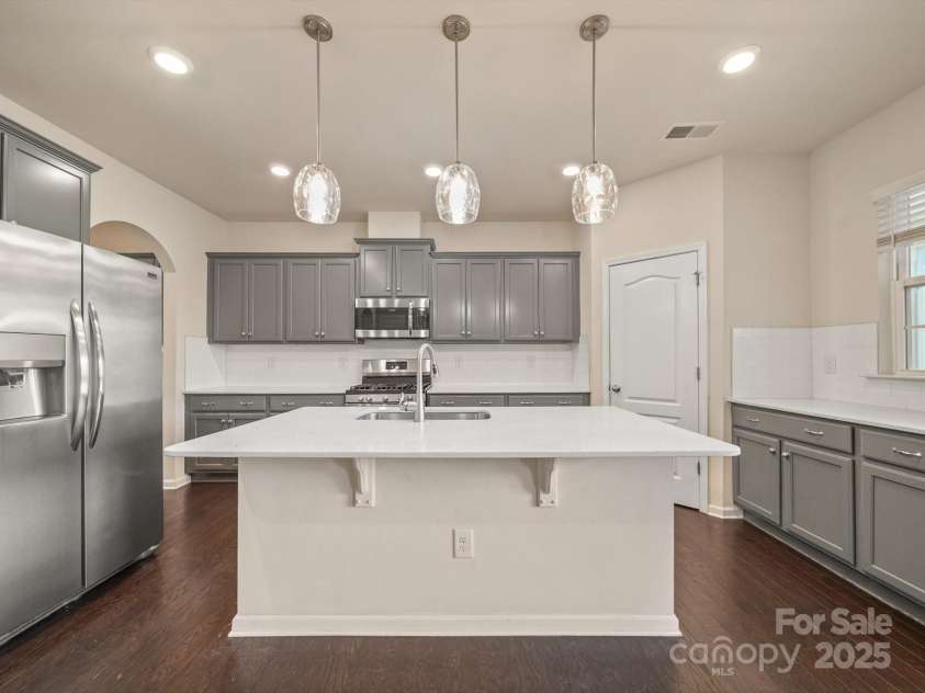 1067 Winnett Drive, Waxhaw, NC 28173.  MLS# CAR4282163, YatesRealty ID 31300. 