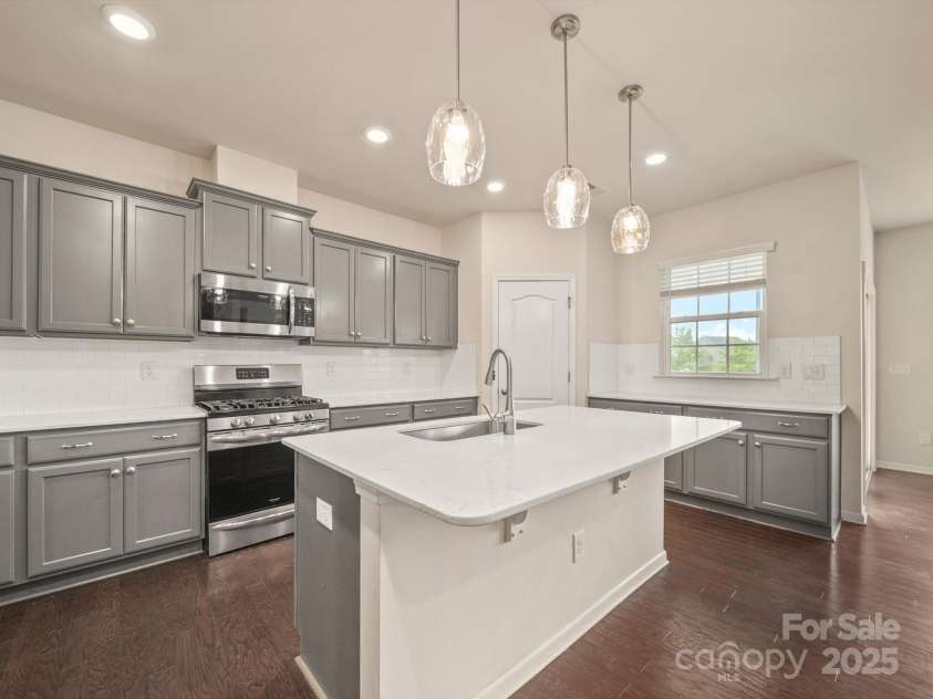 1067 Winnett Drive, Waxhaw, NC 28173.  MLS# CAR4282163, YatesRealty ID 31300. 