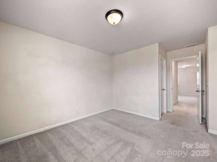 1067 Winnett Drive, Waxhaw, NC 28173.  MLS# CAR4282163, YatesRealty ID 31300. 