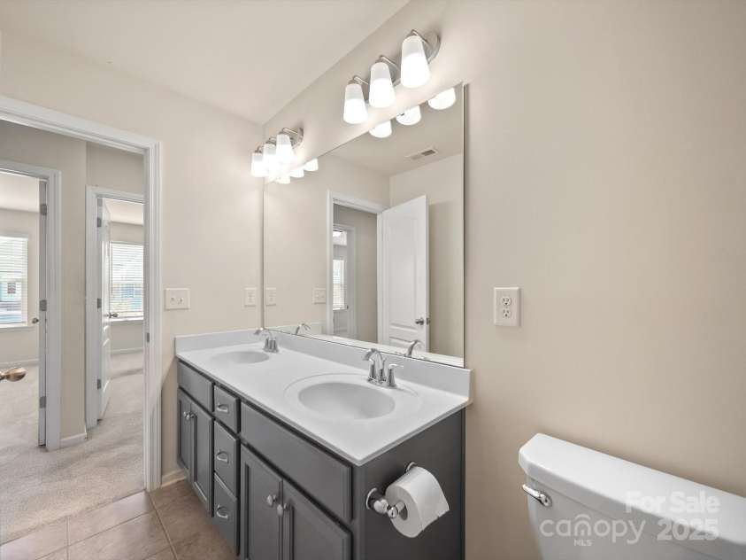 1067 Winnett Drive, Waxhaw, NC 28173.  MLS# CAR4282163, YatesRealty ID 31300. 