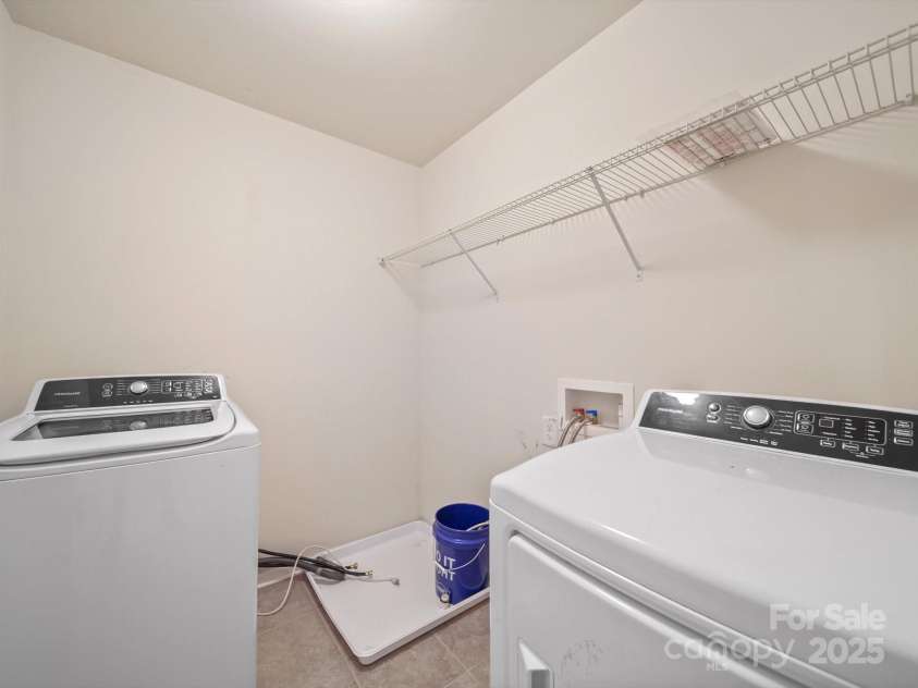 1067 Winnett Drive, Waxhaw, NC 28173.  MLS# CAR4282163, YatesRealty ID 31300. 