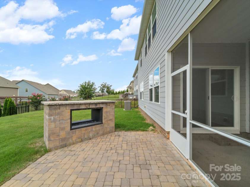 1067 Winnett Drive, Waxhaw, NC 28173.  MLS# CAR4282163, YatesRealty ID 31300. 