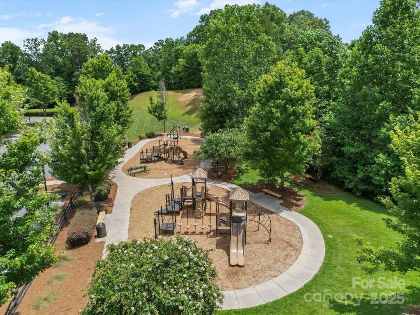 1067 Winnett Drive, Waxhaw, NC 28173.  MLS# CAR4282163, YatesRealty ID 31300. 